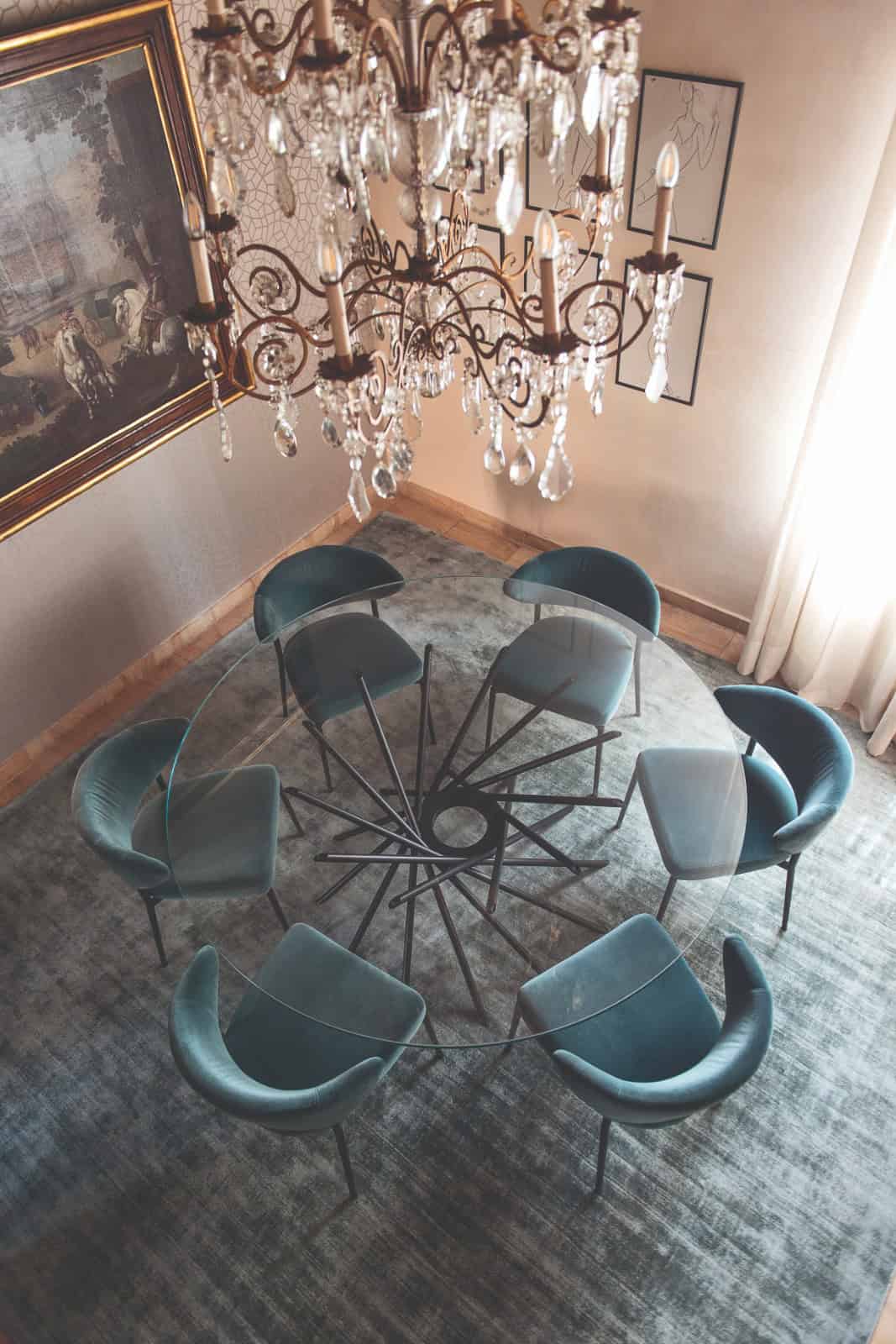 Tavolo Vibrazione Mariani Design — vista showroom, tavolo su misura in cristallo