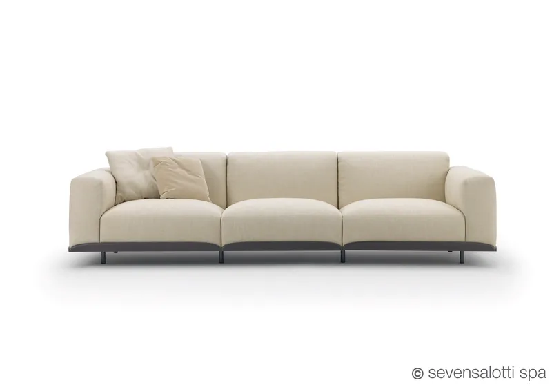 Divano Claudine Arflex a tre posti con bordo scuro, color crema