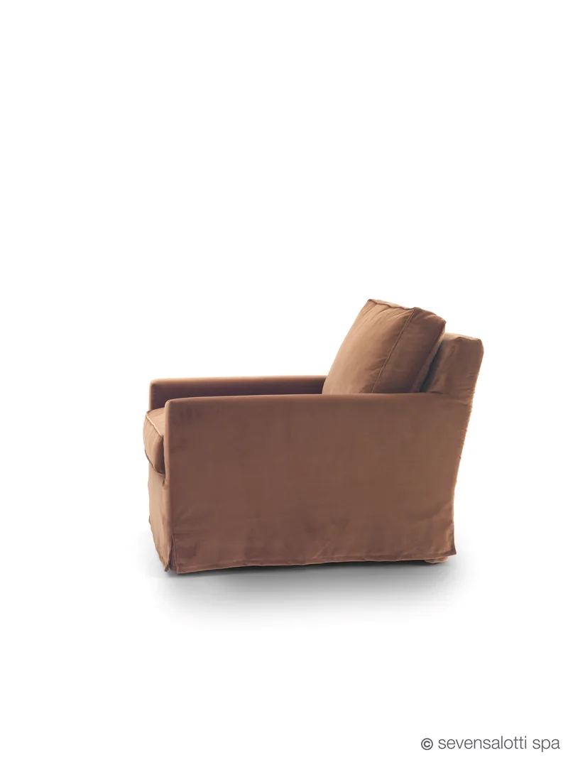 Poltrona Cousy Arflex, marrone, vista laterale
