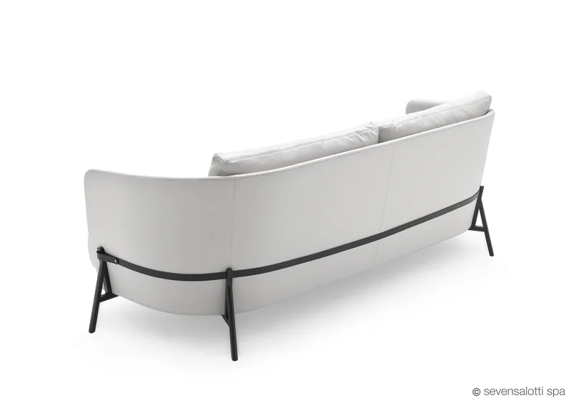 Divano Cradle Arflex bianco visto da dietro, con la struttura in metallo