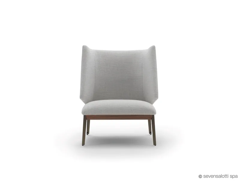 Poltrona Hug Arflex grigio chiaro, vista frontale