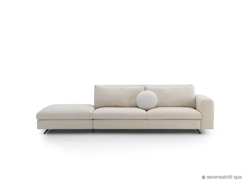 Divano Leenus Arflex con elemento terminale aperto, color crema