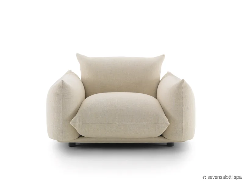 Marenco Arflex armchair, ivory, front view