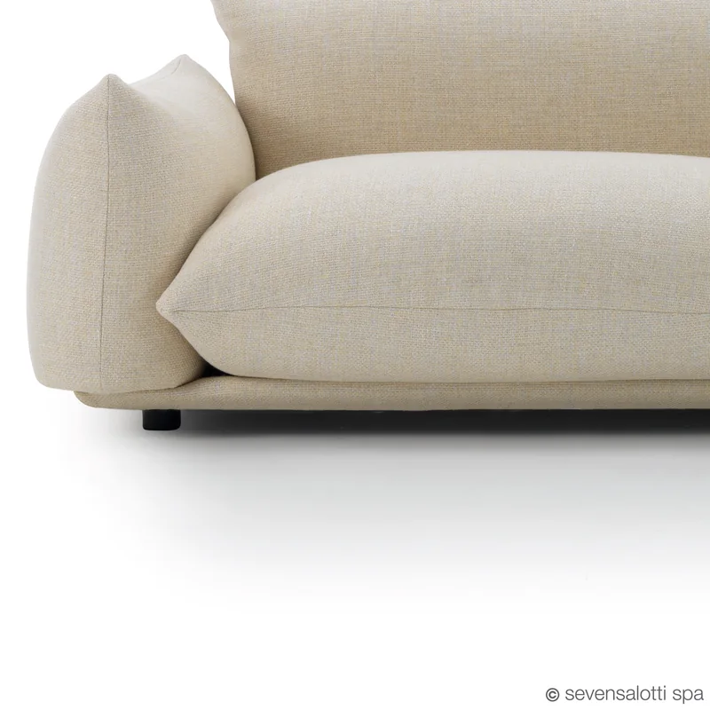 Detail of the Arflex Marenco sofa: seat and base, ivory