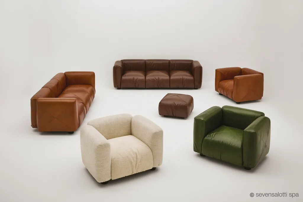 Divani e poltrone Marius & Marius Arflex in pelle e tessuto di diversi colori, con un pouf