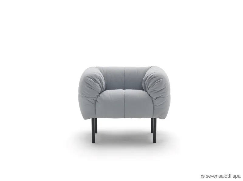 Poltrona Pecorelle Arflex, azzurra, vista frontale