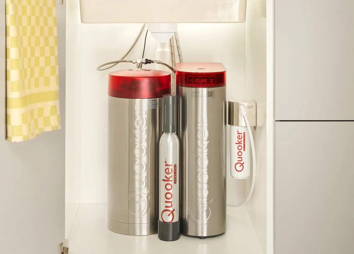 Serbatoio Quooker COMBI e sistema CUBE installati nel mobile sottolavello