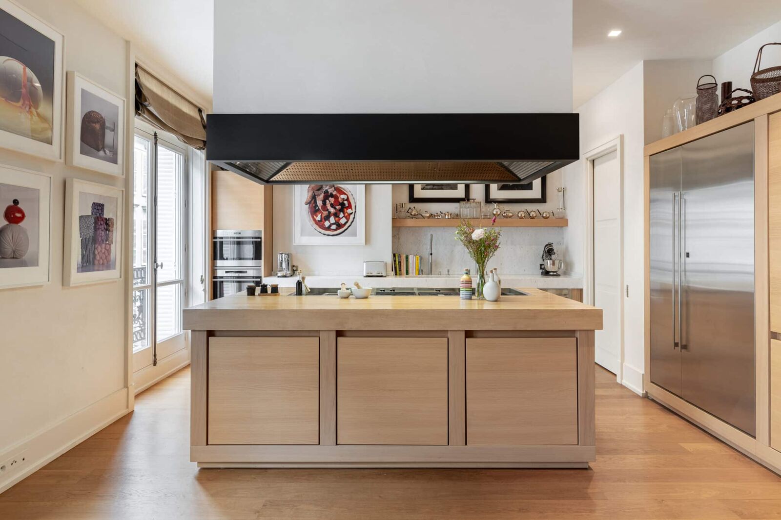 Cucina Effeti Wood 100% con isola, realizzazione a Parigi